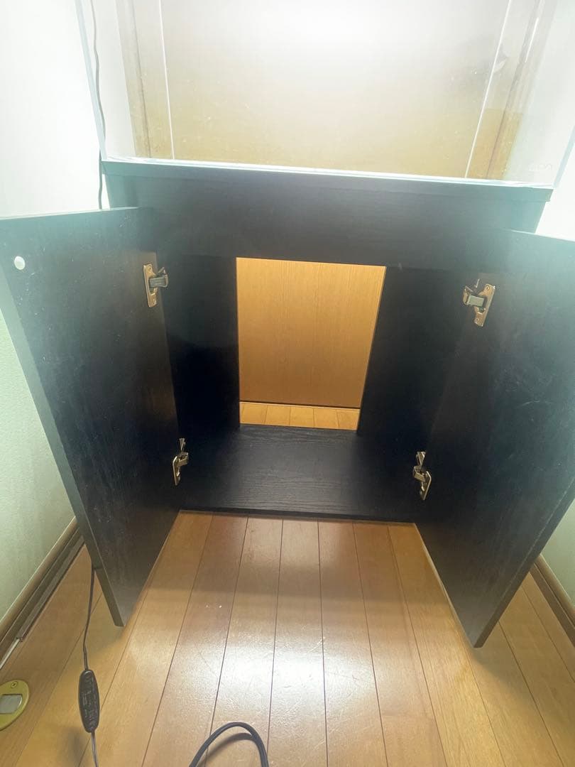 ※この商品は引き取り限定になります。 水槽、水槽台、LED照明付き、3点セット