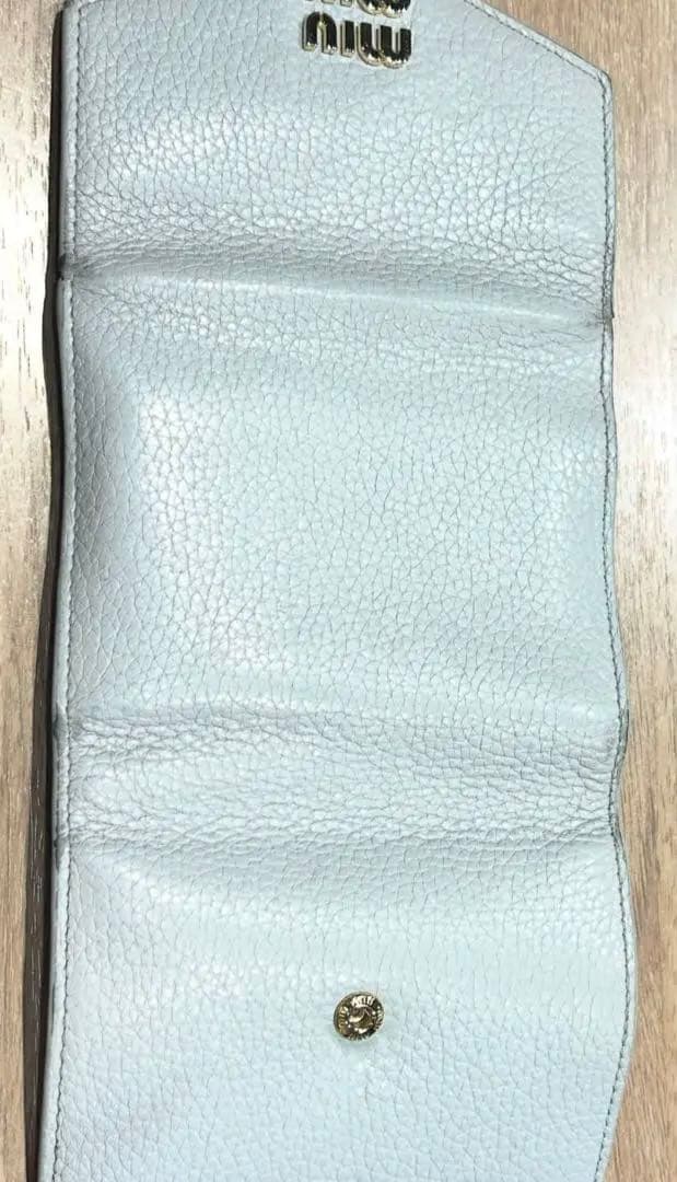 美品正規品 miumiu ヴィッテロダイノレザー 折り財布