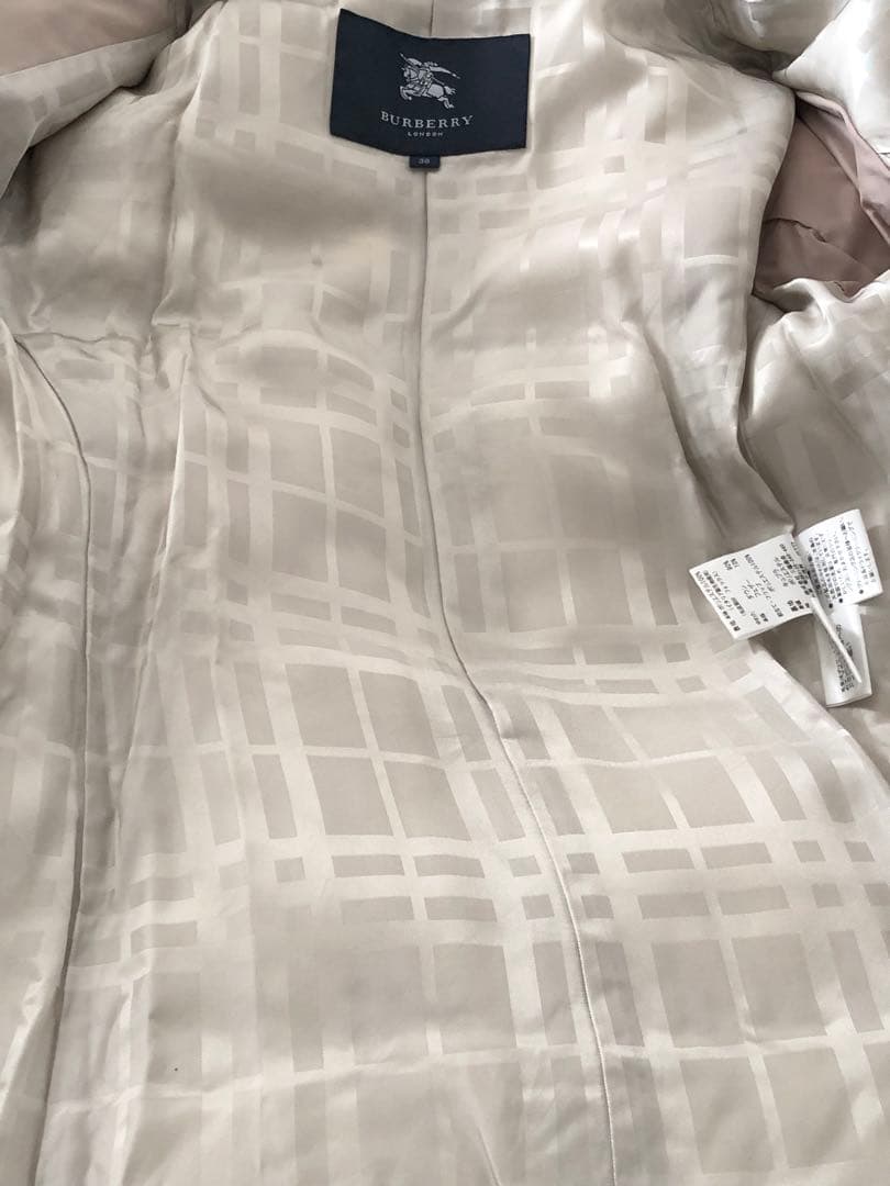 ☆中古☆バーバリー　レディース　ダウンコート　サイズ38ベージュ系