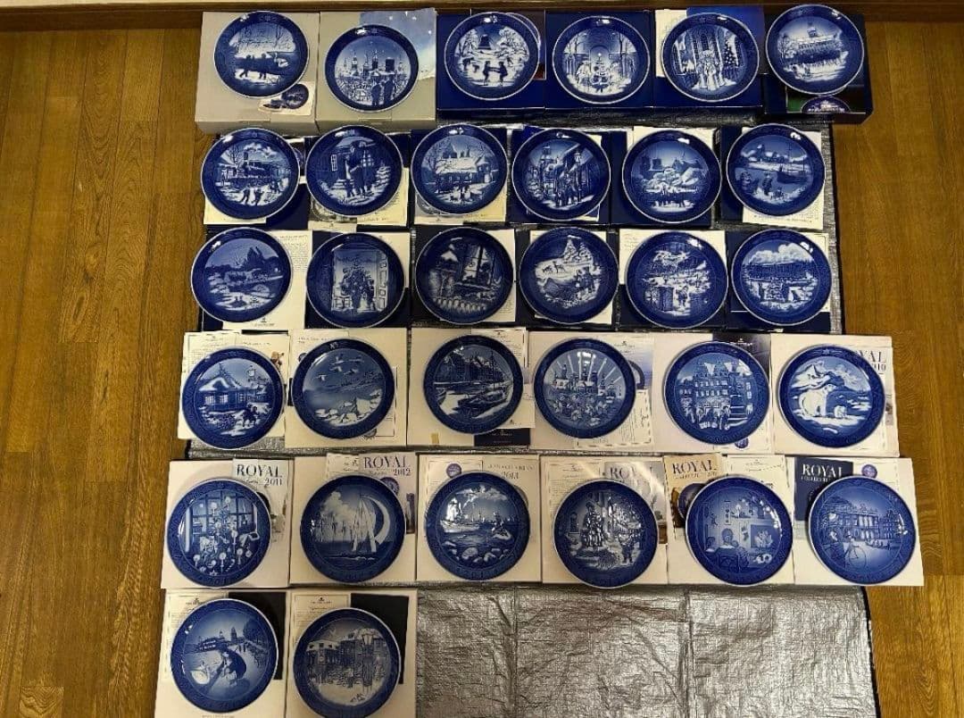 ロイヤルコペンハーゲン　イヤープレート32枚