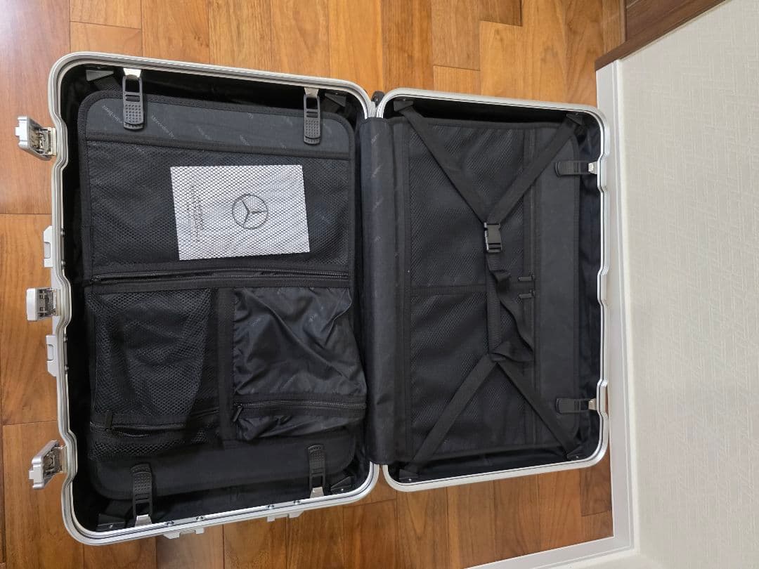 メルセデスベンツ アルミスーツケース