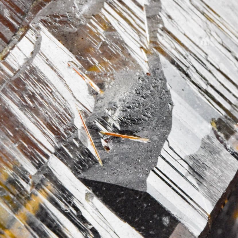 ガネーシュヒマール ヒンドゥン産 ライトスモーキー ルチル付き