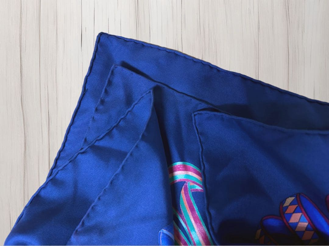 8j121 HERMES エルメス スカーフ　カレ90 シルク 馬のリボン