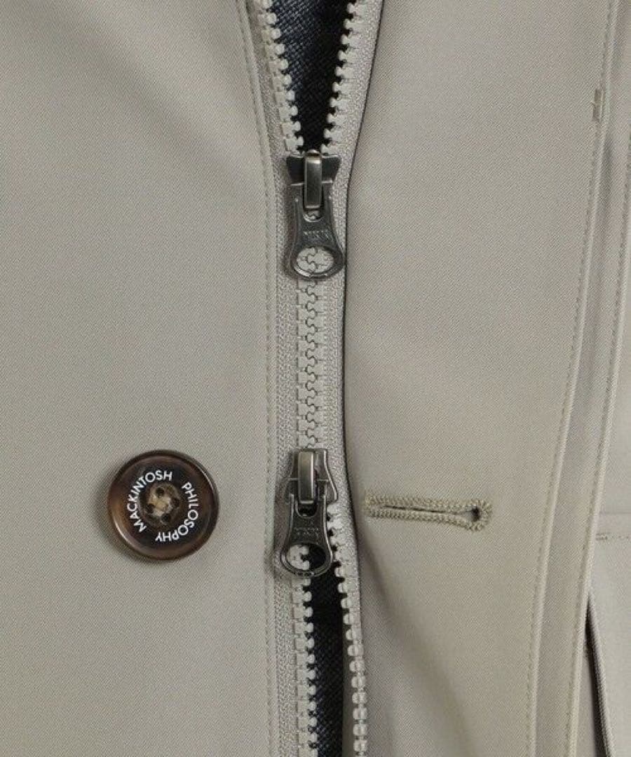 期間限定最終値下げ！新品未使用　ベージュ　フード付き トレンチコート 38M