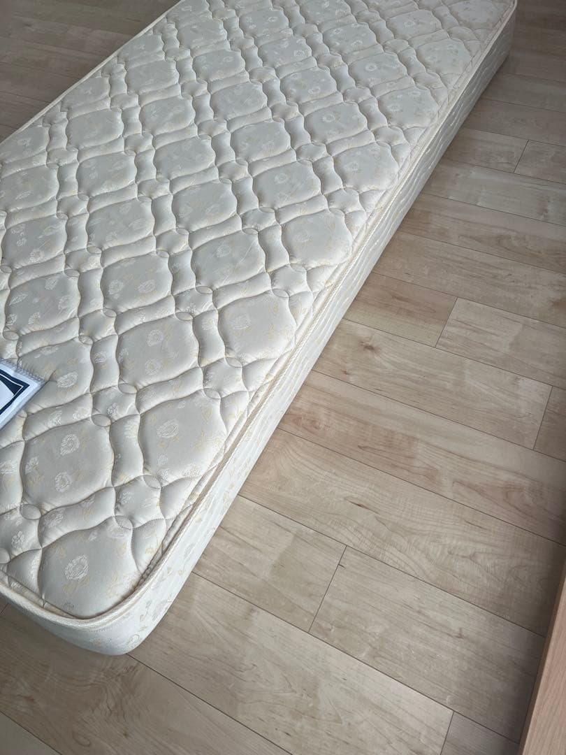 シモンズ シングルマットレス 送料込み