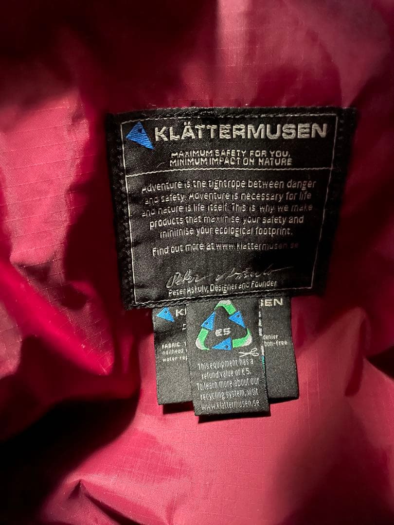 KLATTERMUSEN Fenja メッセンジャーバッグ オリーブグリーン