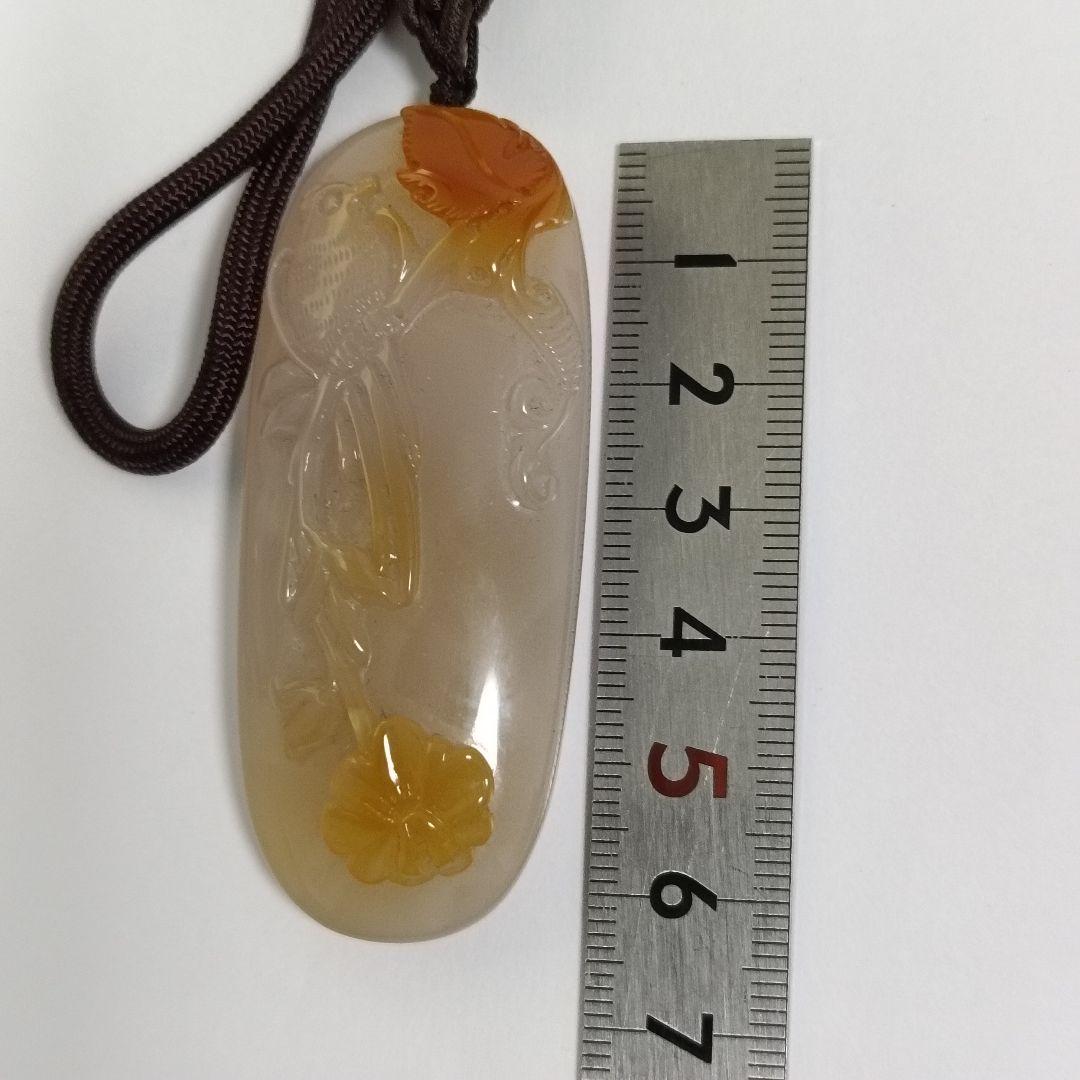 翡翠 ネックレス 金魚と花の彫刻　玉石