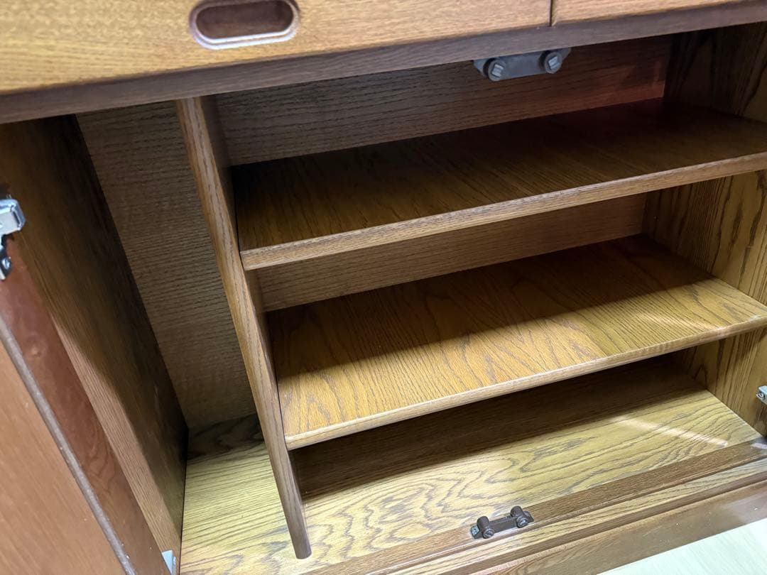 府中家具 食器棚 食器収納 引き戸 ガラス扉 楢材 無垢 木製 キッチン収納