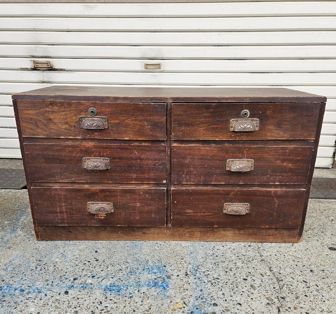 日本のアンティーク 古い木の箪笥 抽斗 6杯 引出し チェスト 飾り棚 木製