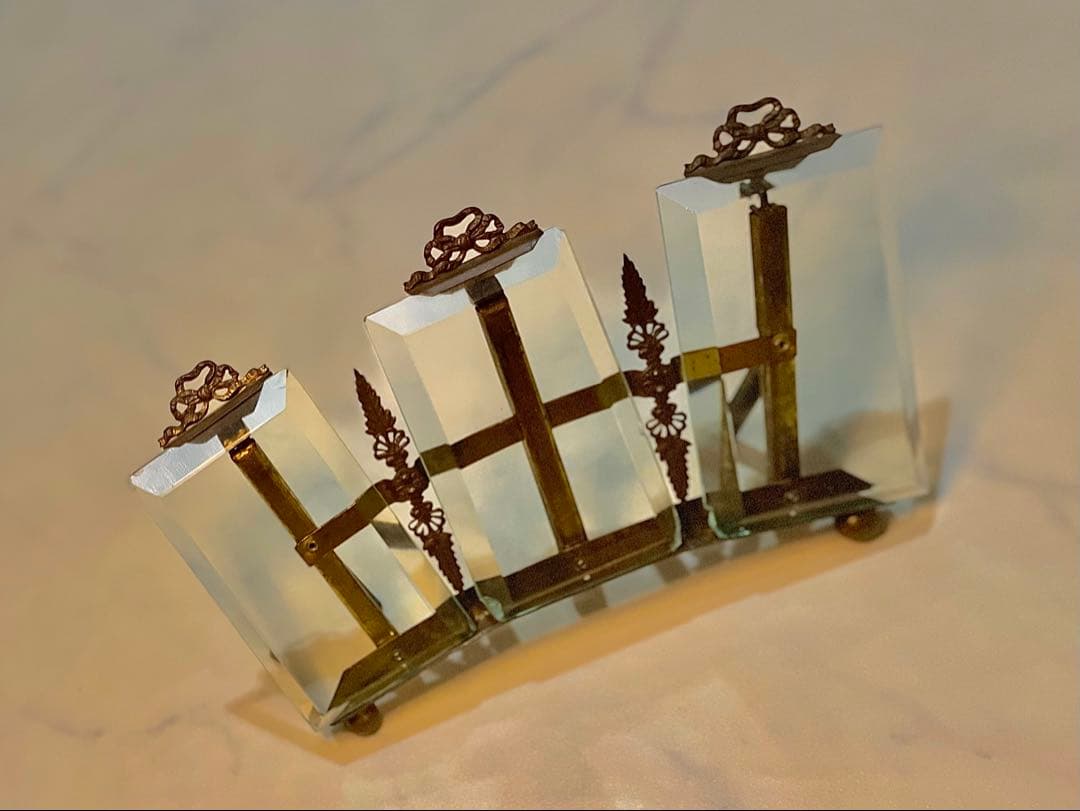 希少　３連　19世紀　フランス　アンティーク 写真立て　フレーム 真鍮　リボン