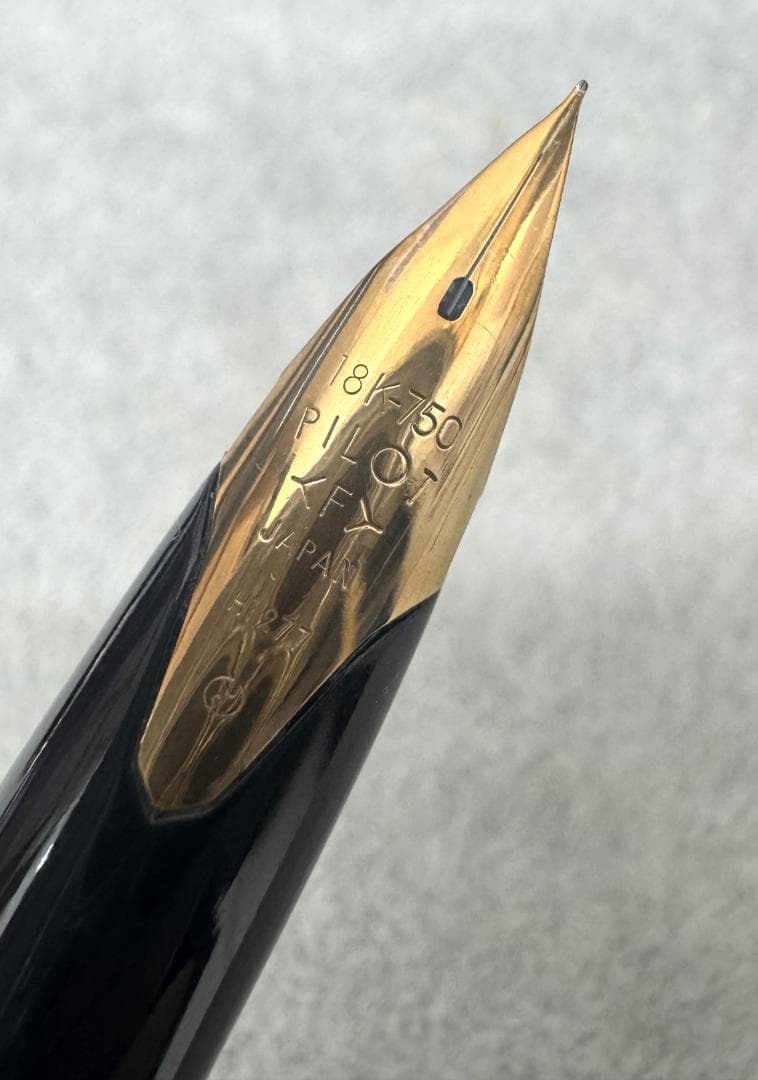 ★未使用品★PILOT エリート万年筆 　18K-750 　H1277　〈F〉
