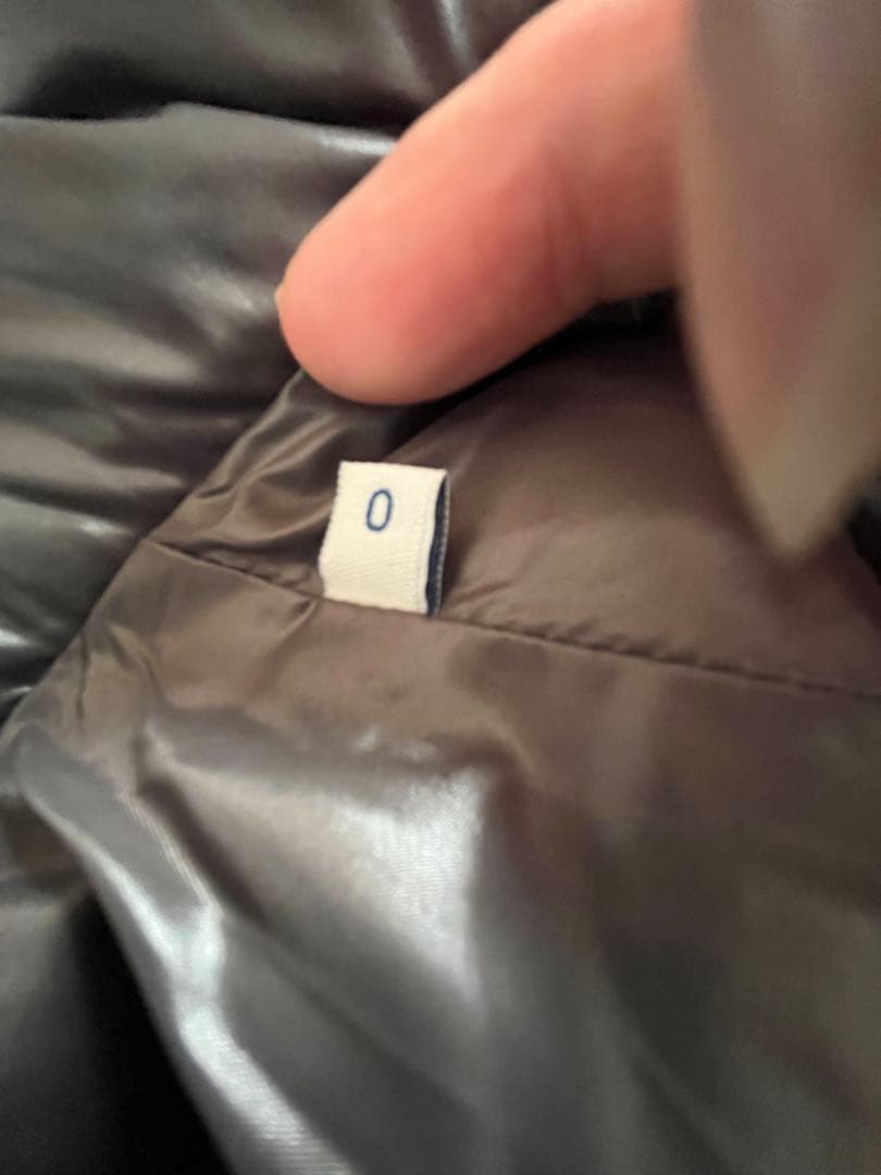 MONCLER チャコールグレー ダウンベスト