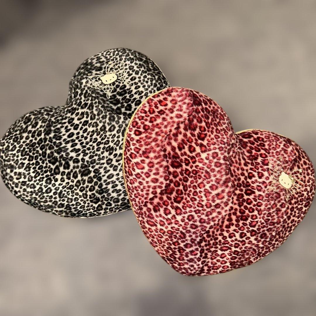 ハローキティ　ハート　ペアクッション　ヒョウ柄