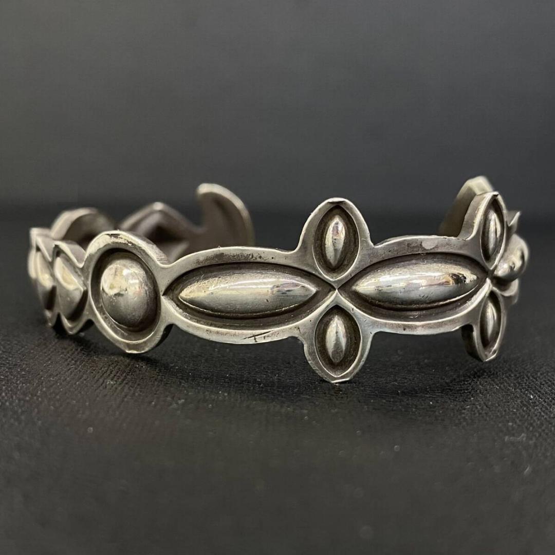 NAVAJO Alex Sanchez ネイティブ スタンプワーク バングル