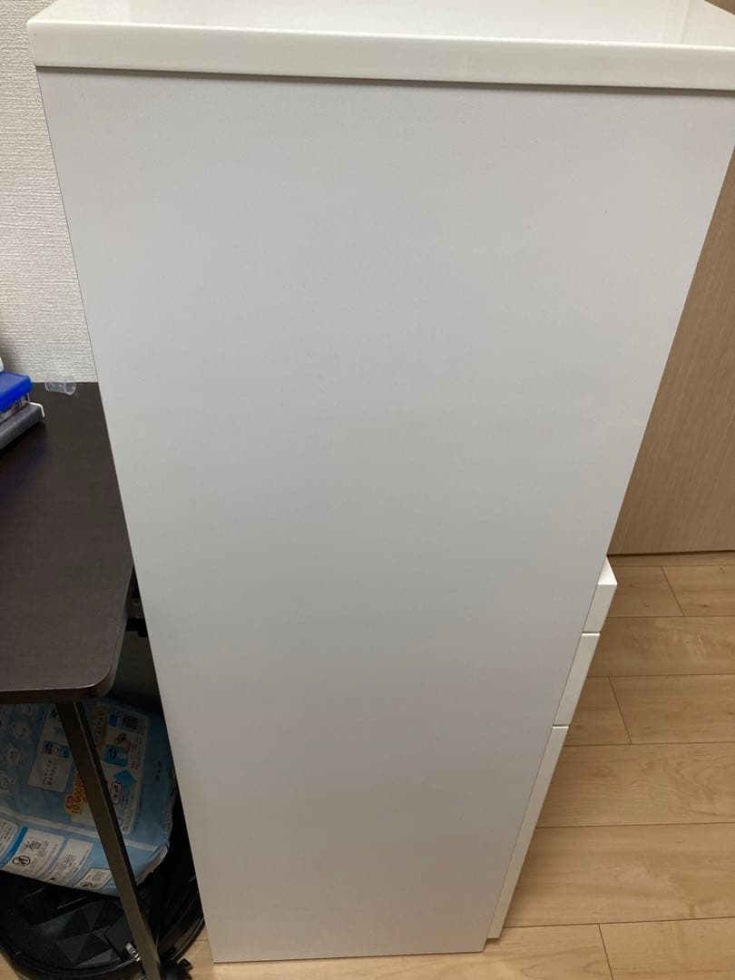 ニトリ　ホワイト食器棚 ガラス扉付き