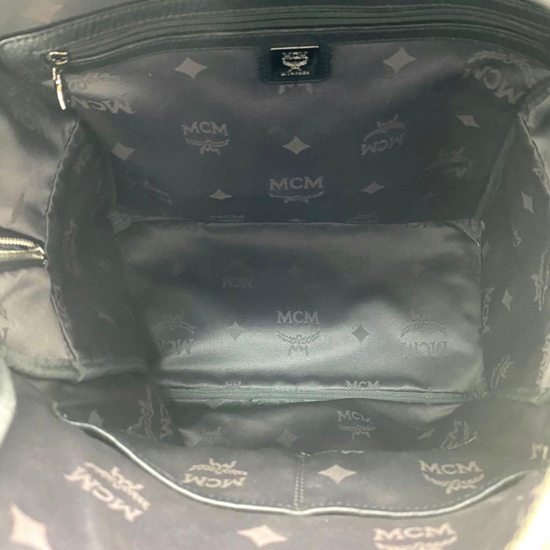 MCM エムシーエム　バックパック リュック　スタッズ　レザー　本革　ブラック