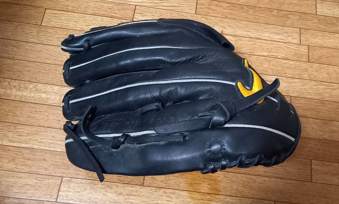 NIKE ナイキ 内野用 軟式グローブ　右利き用