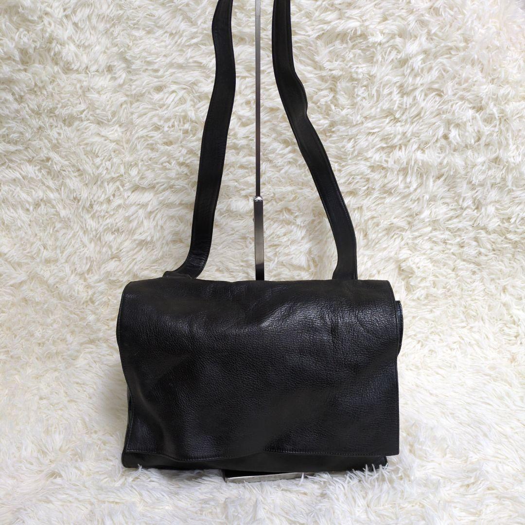 美品✨本革 マーガレットハウエル メッセンジャーバッグ クロスボディ ロゴ型押し