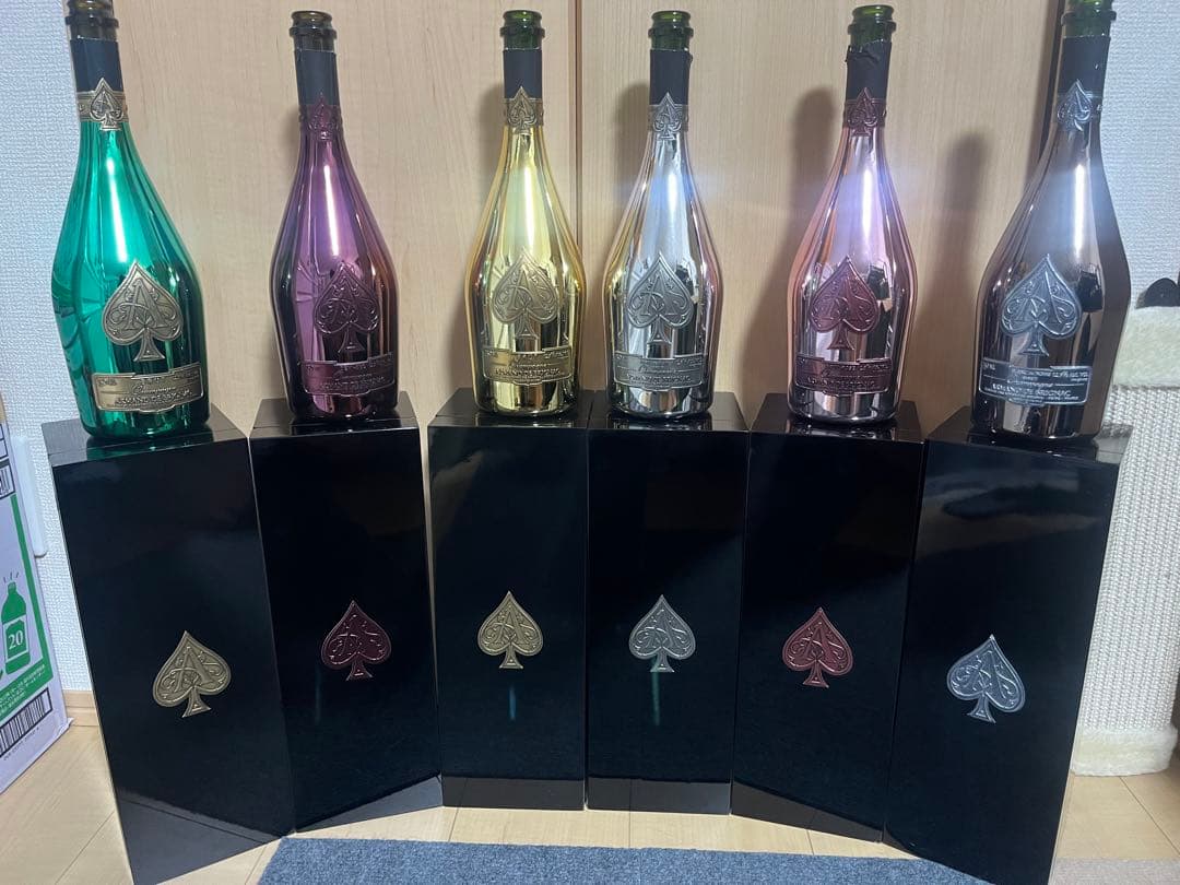 アルマンドコンプリート　空瓶＋ケース+ケースカバー　アルマンドシャンパン6種