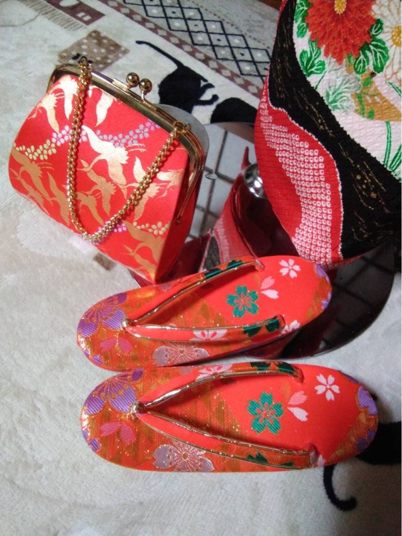 とみくです。7歳向け・化繊・ちりめん・お着物のセット