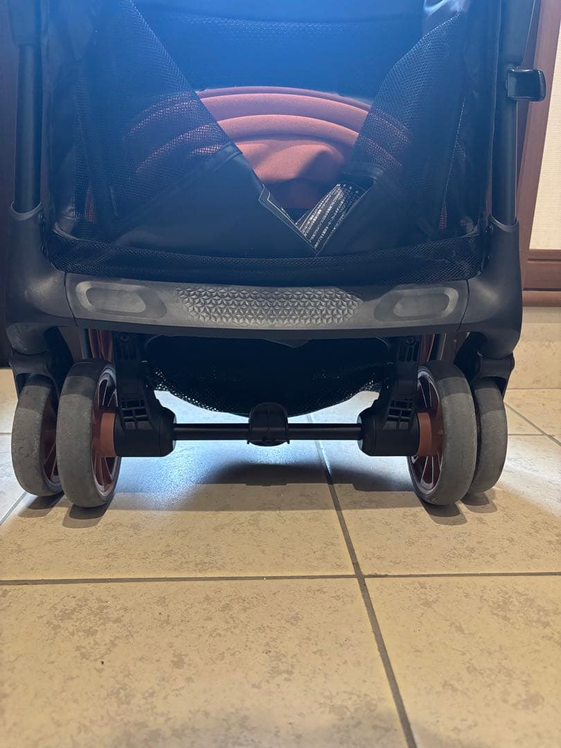 コンパクトベビーカー　西松屋