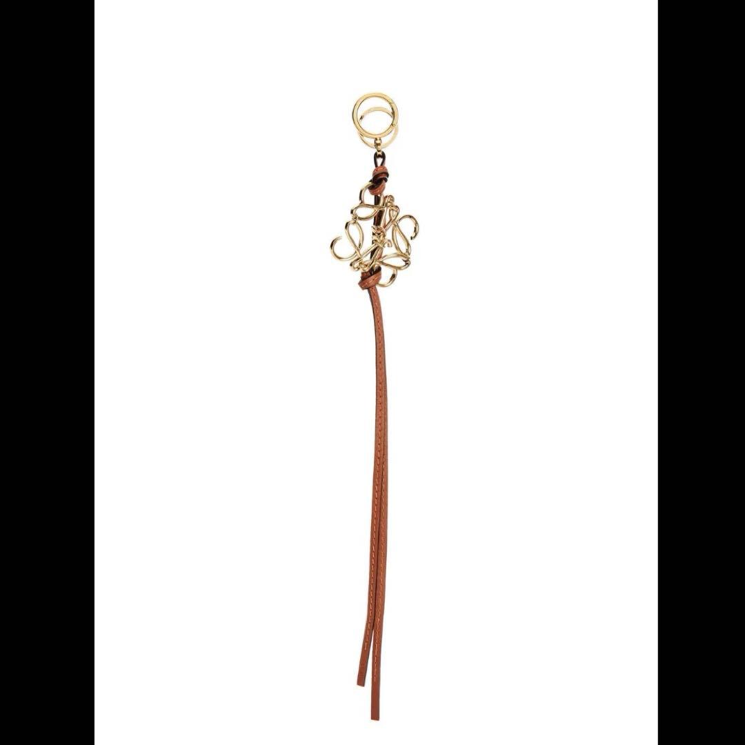 【即日発送】LOEWE アナグラムチャーム　ゴールド　レザー