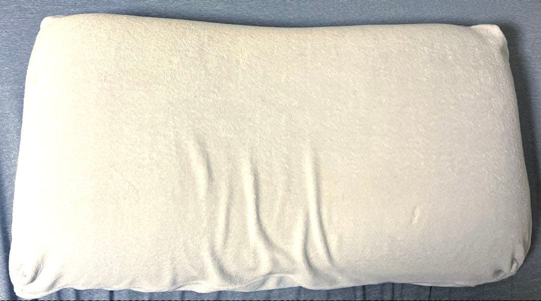 枕（カバー付き）