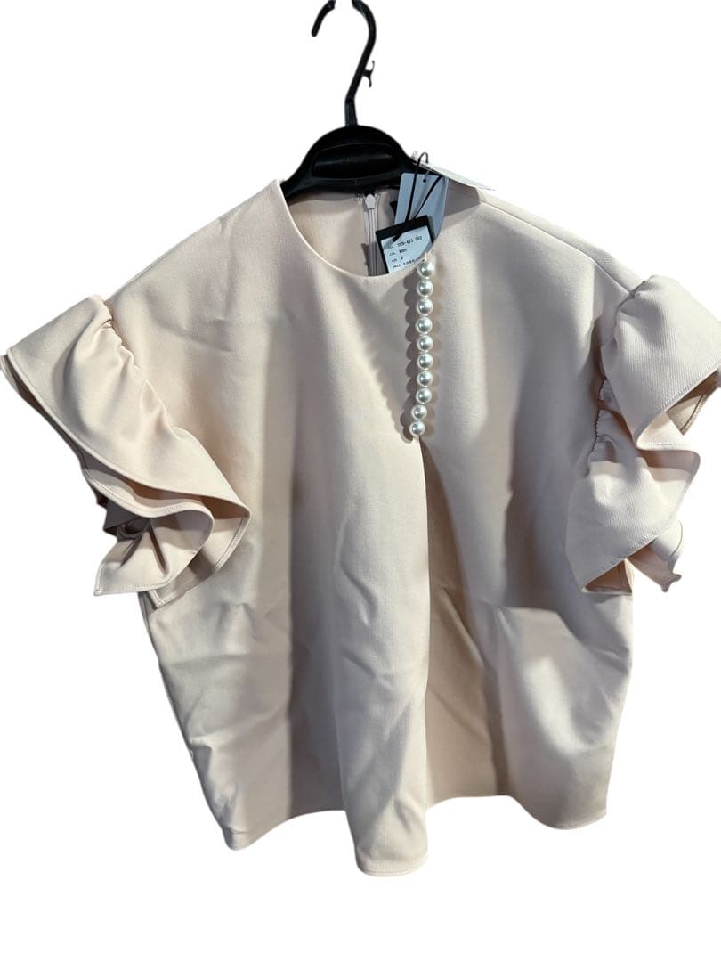 フリル袖 ピンクベージュ トップス