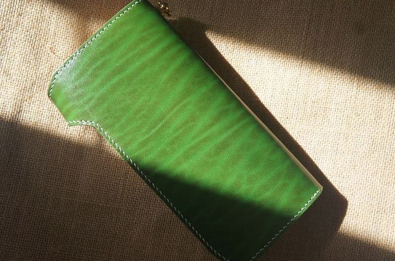 送料無料　ルガトショルダーのバイカーズウォレット【パロットグリーン】