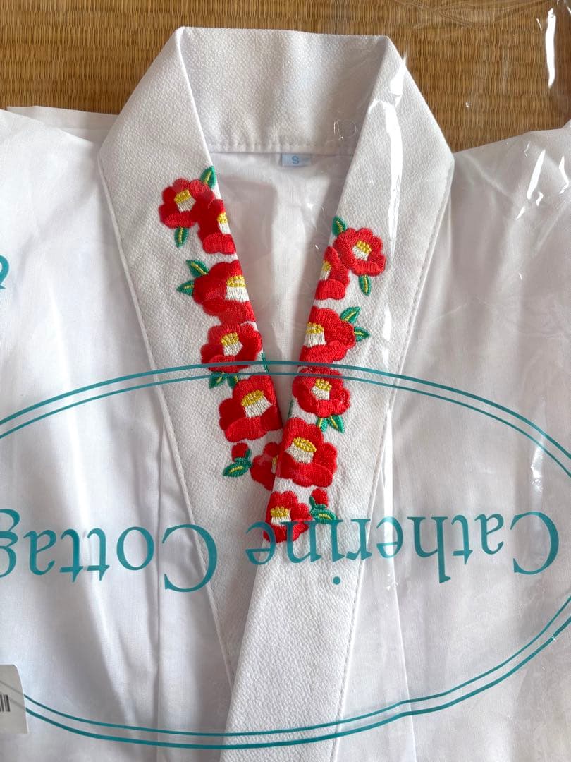 新品未使用 キャサリンコテージ簡単着付け袴セット半衿襦袢150㎝ 紺袴 花柄