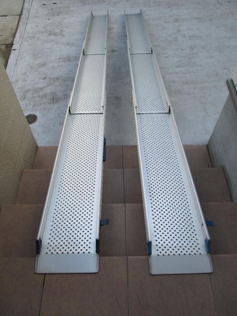 東山産業 スライドスロープ ESK300 アルミ 1.5 ～ 3m車椅子段差解消