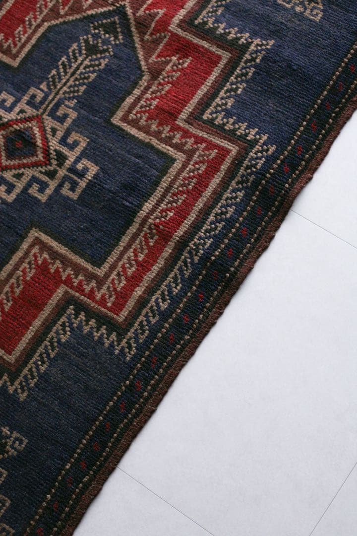 126cm×85cm バルーチ　トライバルラグ　イラン　ヴィンテージラグ