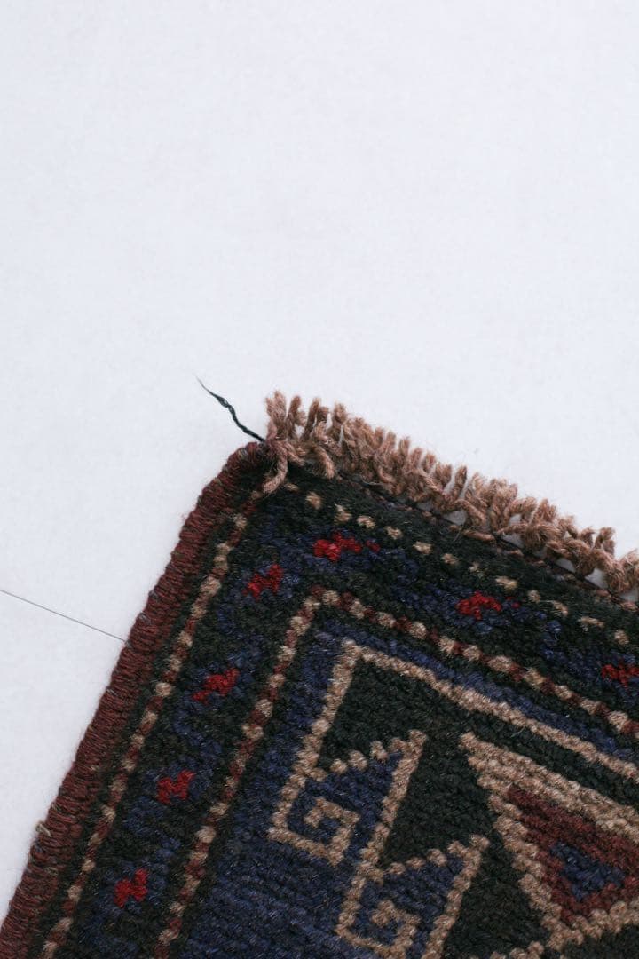 126cm×85cm バルーチ　トライバルラグ　イラン　ヴィンテージラグ