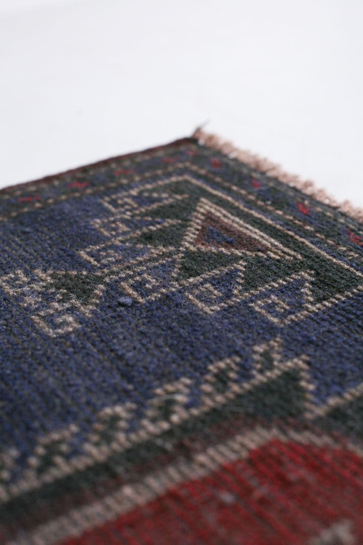 126cm×85cm バルーチ　トライバルラグ　イラン　ヴィンテージラグ