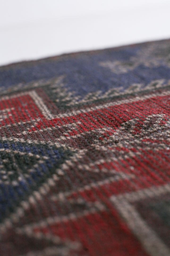 126cm×85cm バルーチ　トライバルラグ　イラン　ヴィンテージラグ