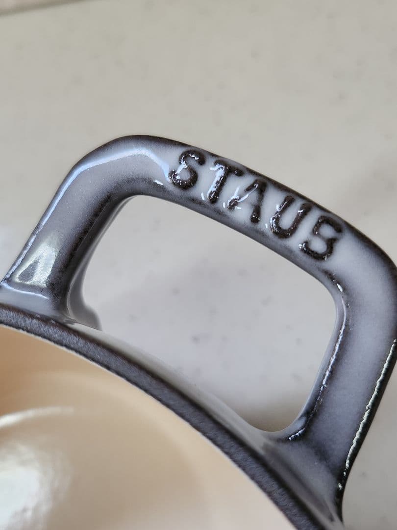 ■稀少■ ストウブ(Staub)ラウンドココット16cm[旧旧型] グレー