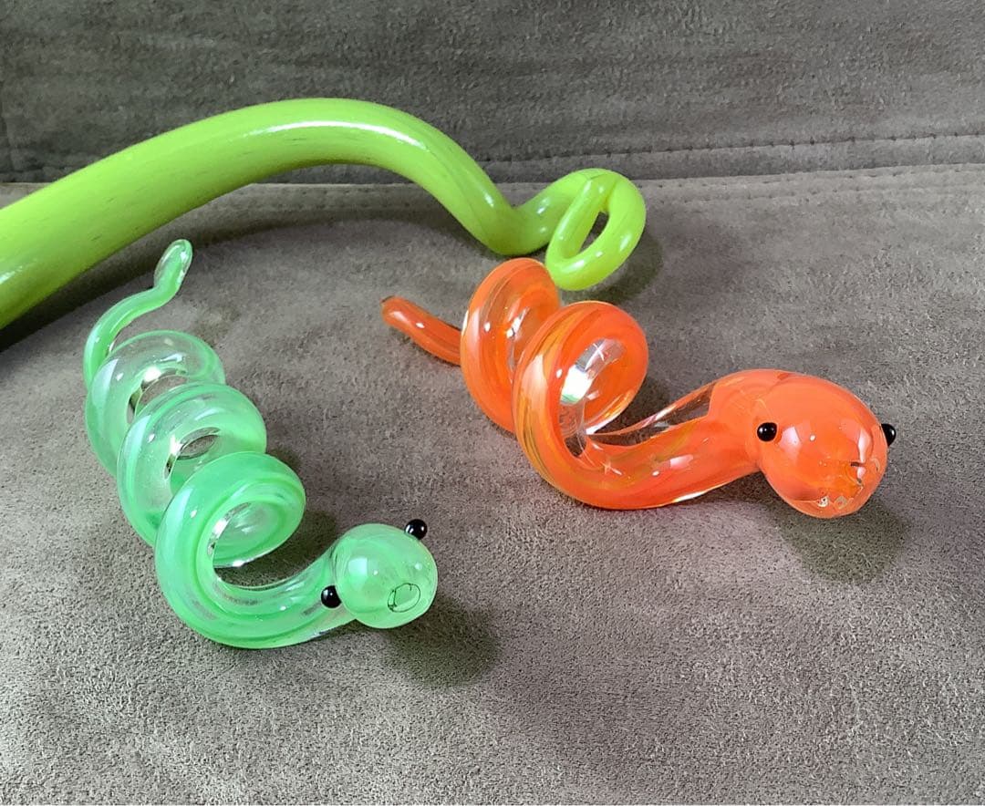 クルクルニョロっと可愛いガラスのヘビペア オブジェ 巳年 蛇