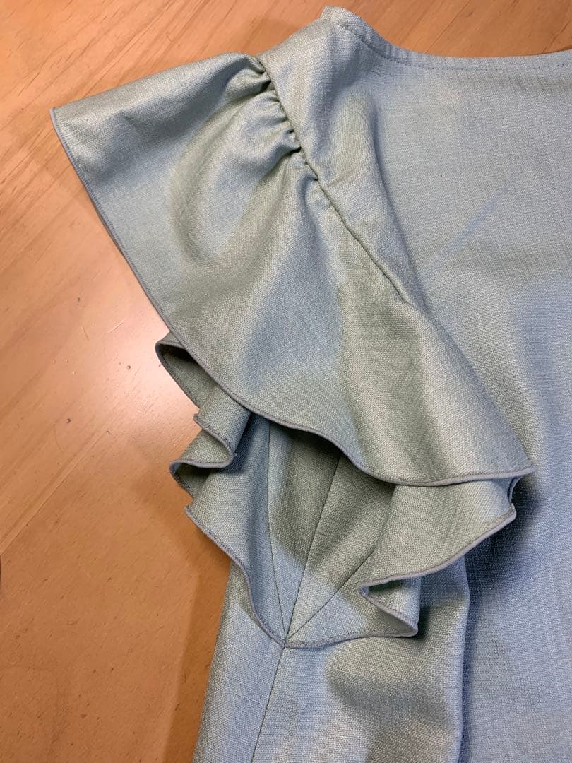 フォクシー　フリルスリーブ ミントグリーンブラウス　38