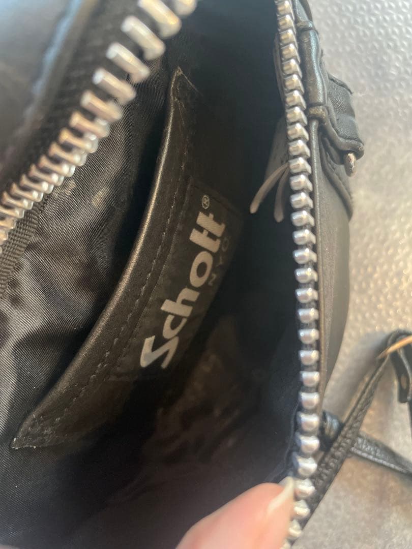 Schott ブラック ボディバッグ