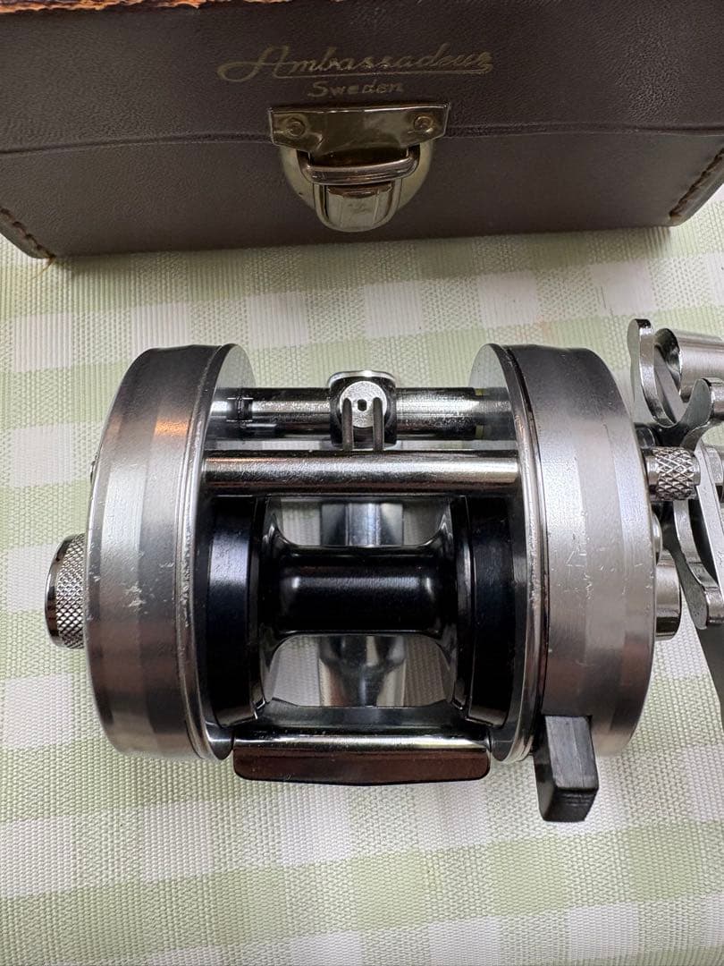 アブガルシア アンバサダー 2500C シルバー + Abu リール ケース