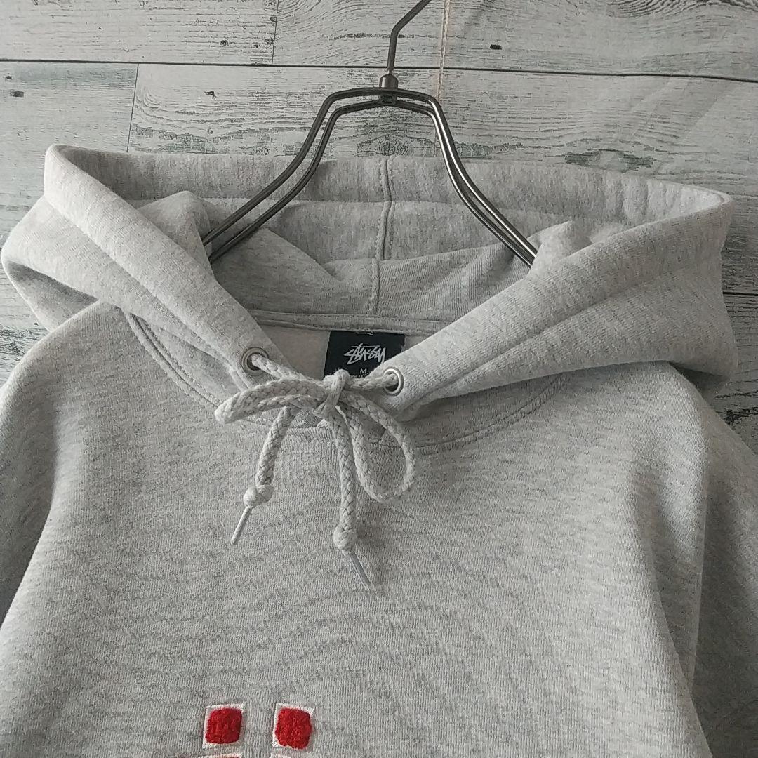 人気☆ステューシー 刺繍 パイルロゴ アーチロゴ パーカー M グレー