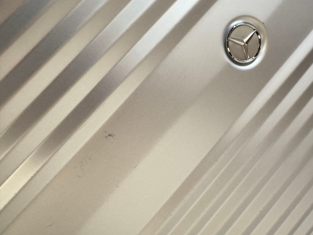 非売品　メルセデスベンツ　スーツケース　シルバーキャリーケース 4輪　65L