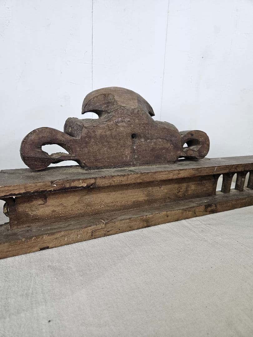 フランスアンティーク 木彫りのキャビネット装飾 レリーフ 木製 ミラー 飾り