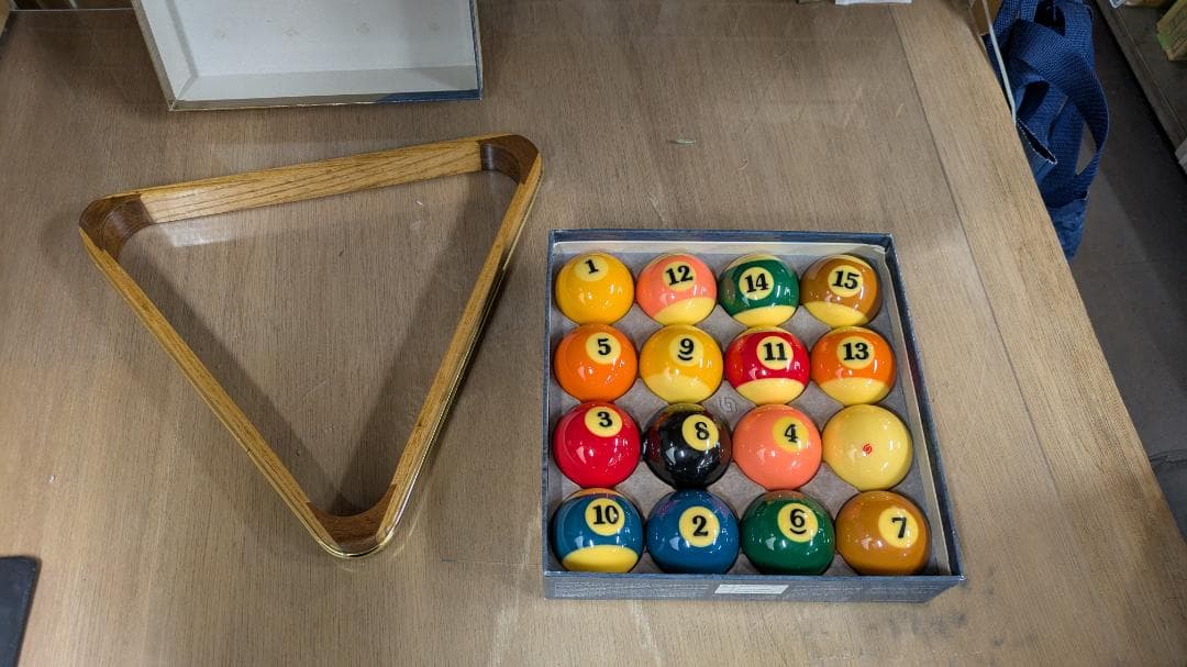 スーパーアラミスプロ　ビリヤードボールセット 16個 ラック付き