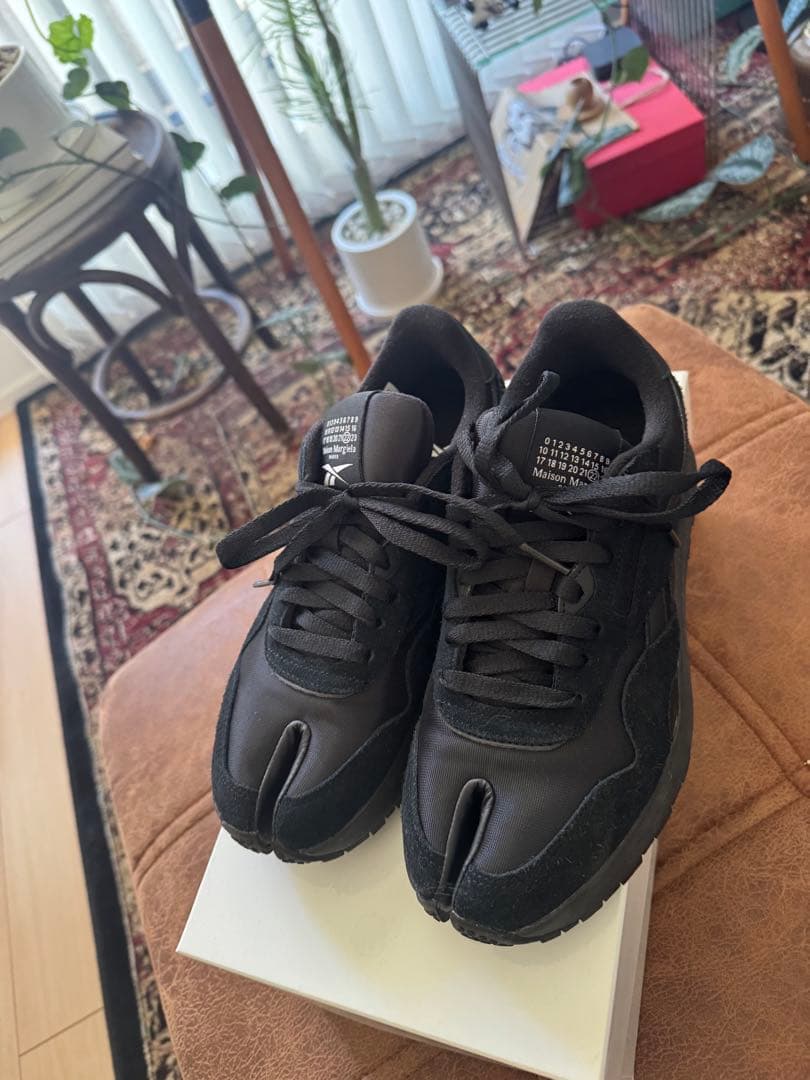 マルジェラ　リーボック　足袋スニーカー