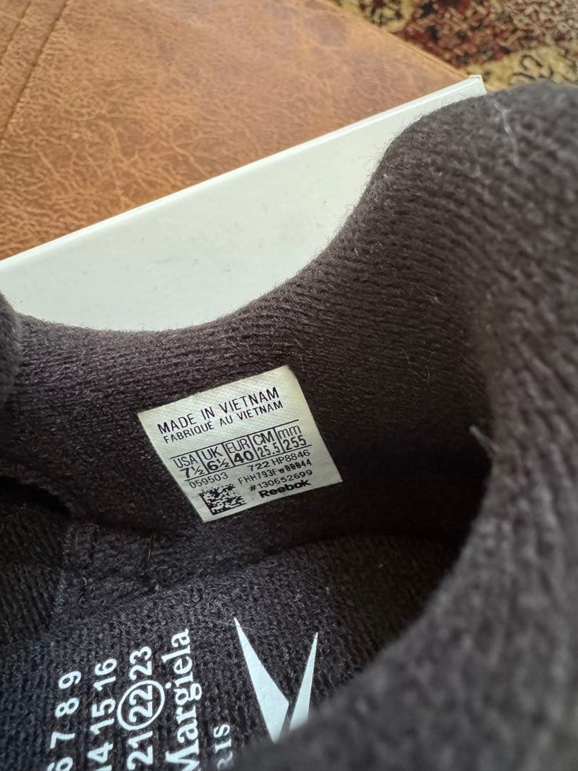 マルジェラ　リーボック　足袋スニーカー