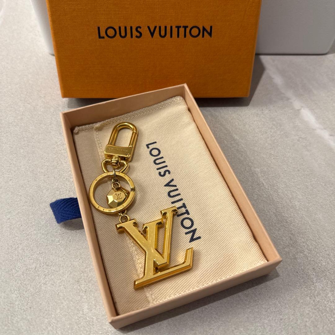 LV キーホルダー　ルイ・ヴィトン　キーホルダー　キーリング　ゴールド