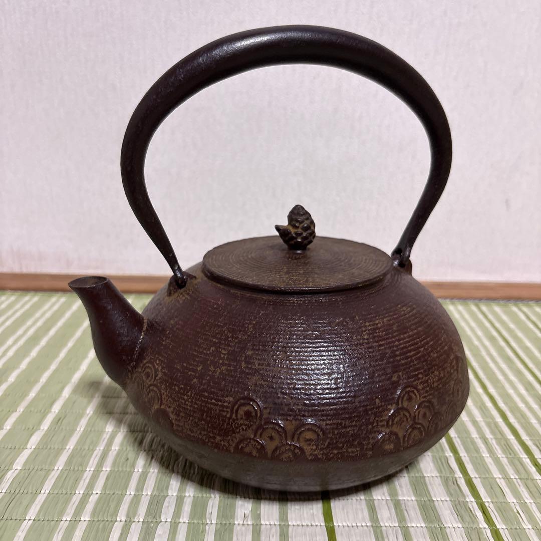 岩手県奥州　水沢幸工芸　名工 佐藤勝久造 南部鉄瓶　丸平型 糸目波文　骨董品