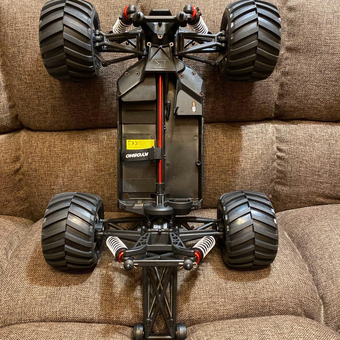 お*ん様 京商　メカレスマッドバンVEシャーシ　シボレーシェベルボディ　部品取り