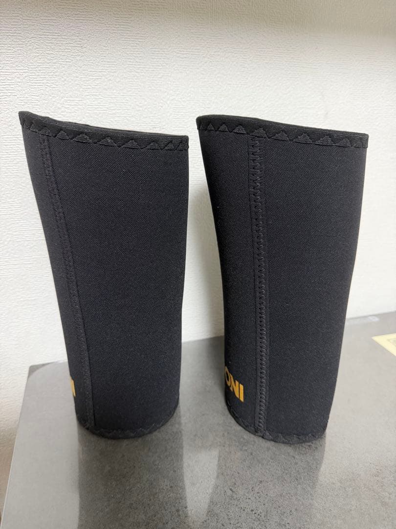 ONI ニースリーブ サイズL 新品未使用品 重さ1027.0g(1組)